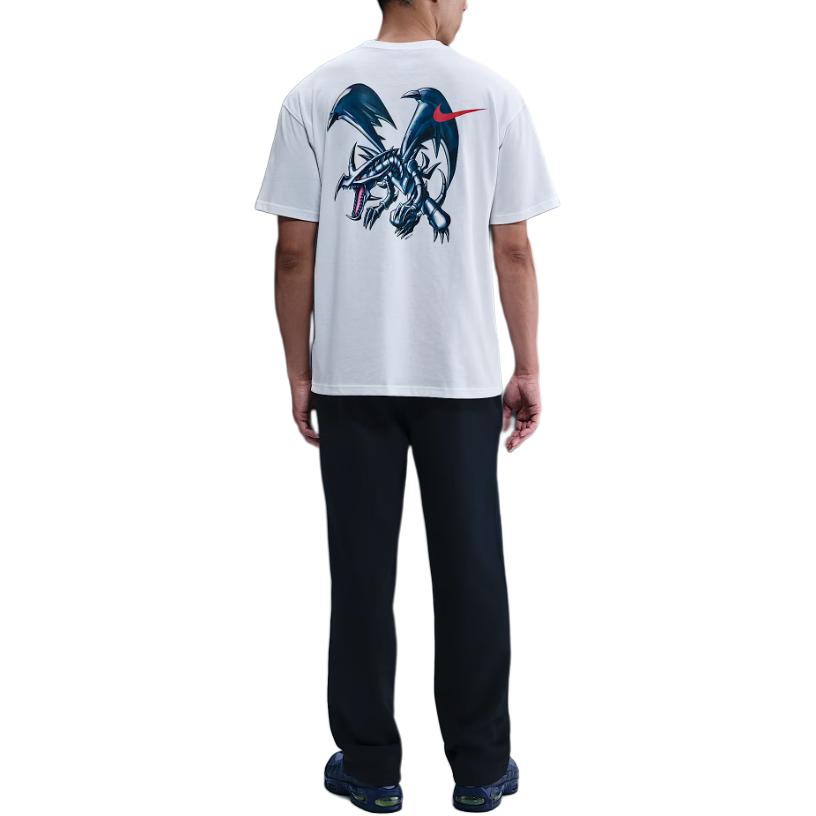 Nike X ¡Yu-Gi-Oh! Colaboración SS25 Moda Minimalista Cómoda Versátil Camiseta de Manga Corta Hombre Camisetas IO7985-100
