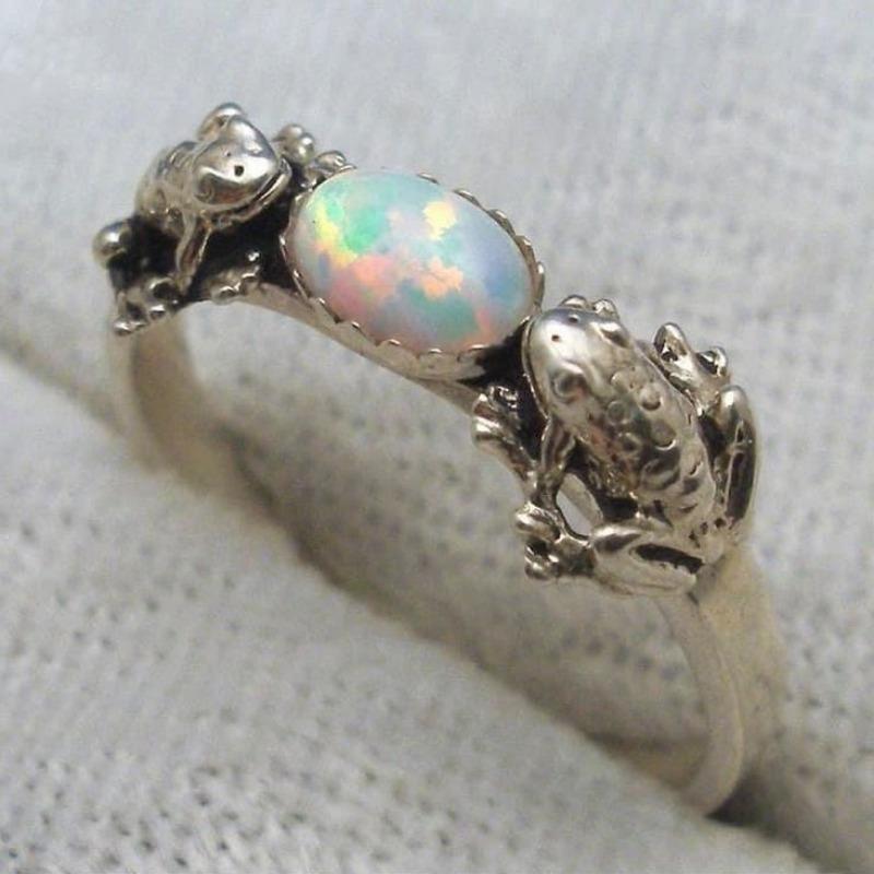 Handcrafted Inlaid Synthetic Opal Ring - High-End and Versatile Design for Women's Accessories