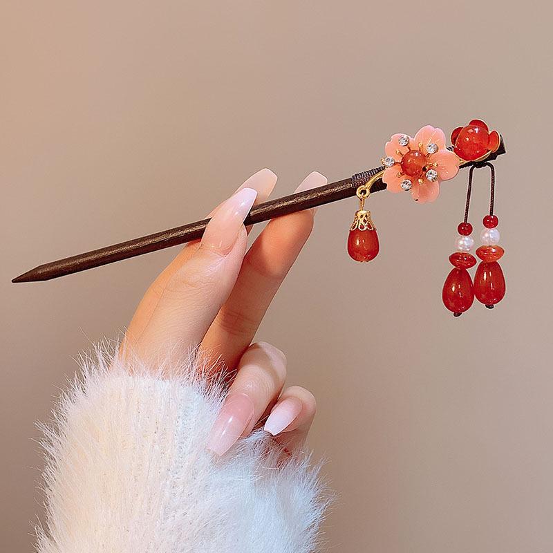 Elegant Retro Tassel Hairpin for Hanfu Updo - Women's Chinese Style Metal Hair Clip