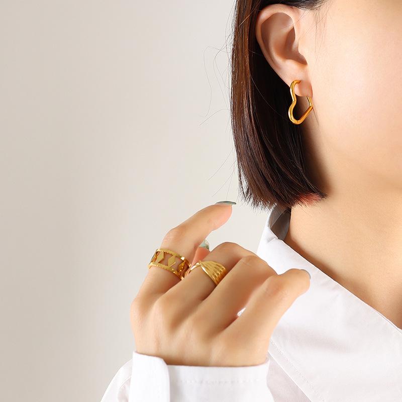 Japanese Autumn/Winter Geometric Heart Earrings: Women's 18K Gold-Plated Titanium Studs