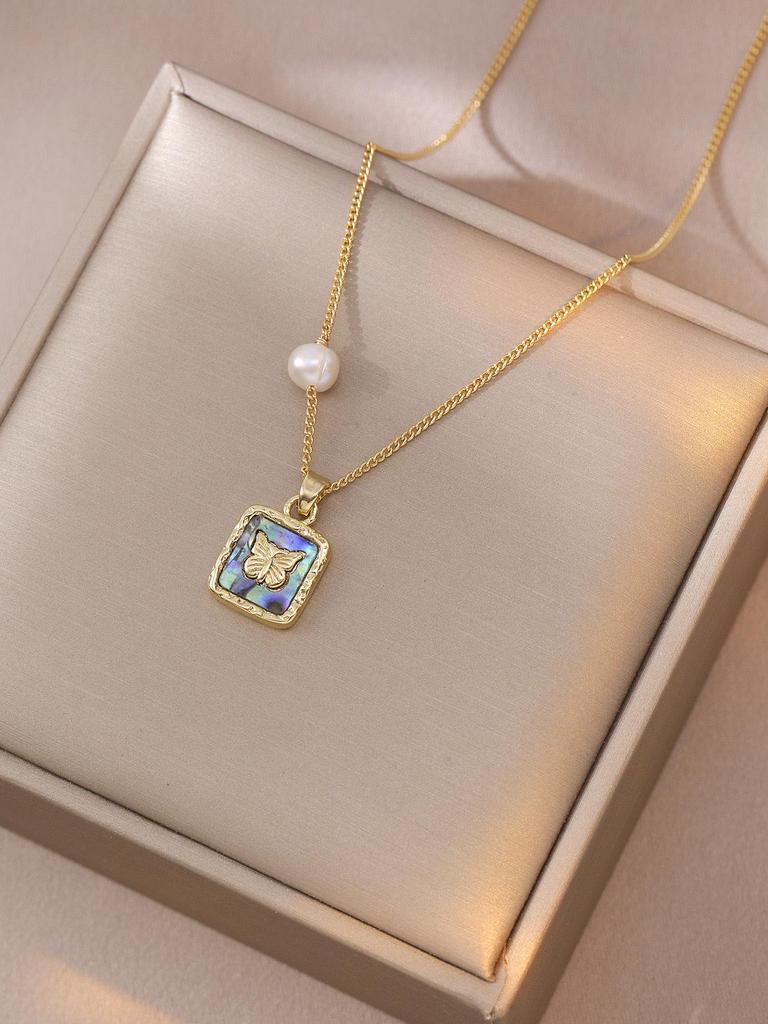 Butterfly Necklace with Color-Retaining Zircon - Fashionable, Versatile Women's Jewelry Accessory.
