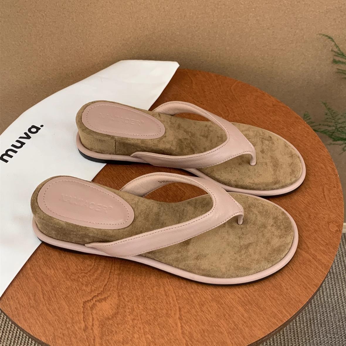 

French fashion slope heel flip-flops women s outerwear 20255 new temperament with skirt thick-soled beach slippers 40
