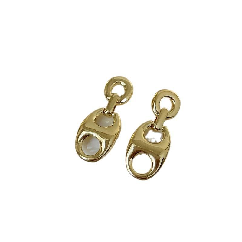 Pig Nose Metal Stud Earrings Female Niche Design Sense High-End Exquisite Fashion Commuting Simple Versatile Earrings