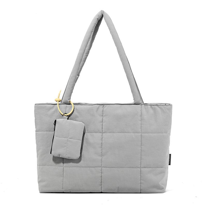 

Fashion trend texture large capacity tote bag casual personality new bag 2025 autumn and winter women s shoulder bag сірий колір