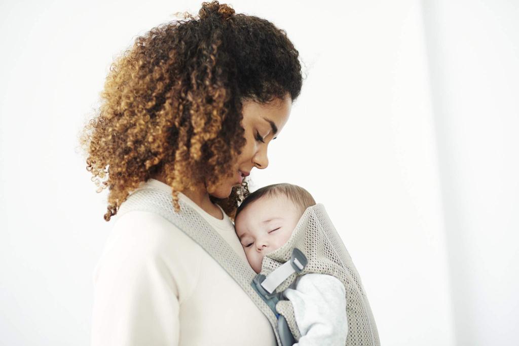 MINI Air Baby for Newborns To 12 Easy To Put Lightweight and Japanese Product BABYBJÖRN Carrier, Months, Gray-beige, On, Compact. [Authentic