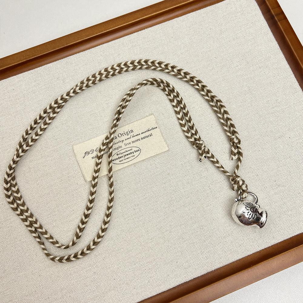 

2025 New Small Bird Pendant Weaving Necklace for Women Vintage Metal Floral Texture Pendant Long Necklace Bohemian Jewelry Gifts
