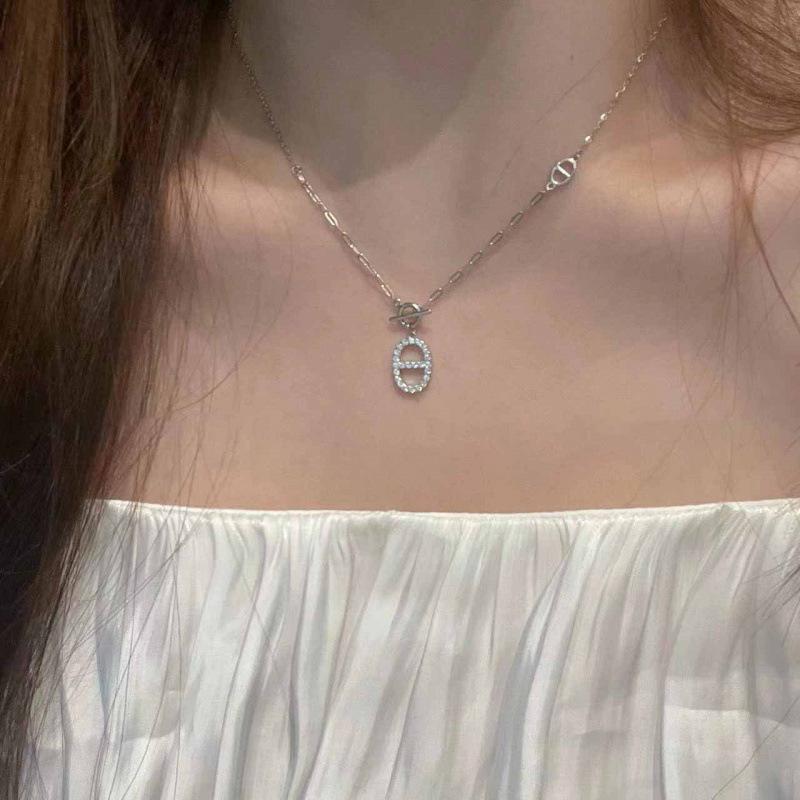 Chic Pig Nose Necklace: Women s Light Luxury, Niche Design, Exquisite Clavicle Chain Jewelry