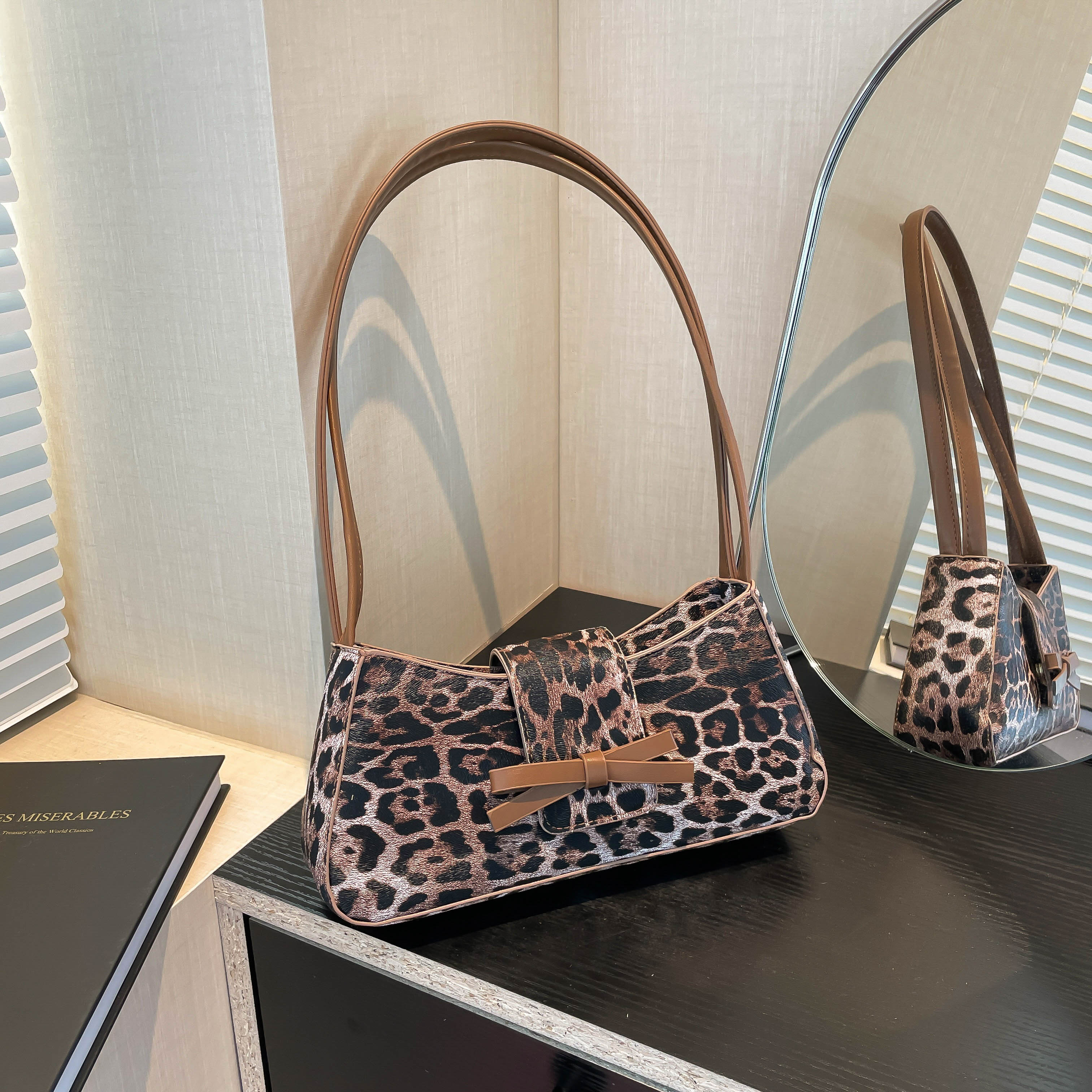 

Женская сумка в стиле ретро с леопардовым принтом, повседневная, высокого класса, с бантом, для поездок на работу и обратно