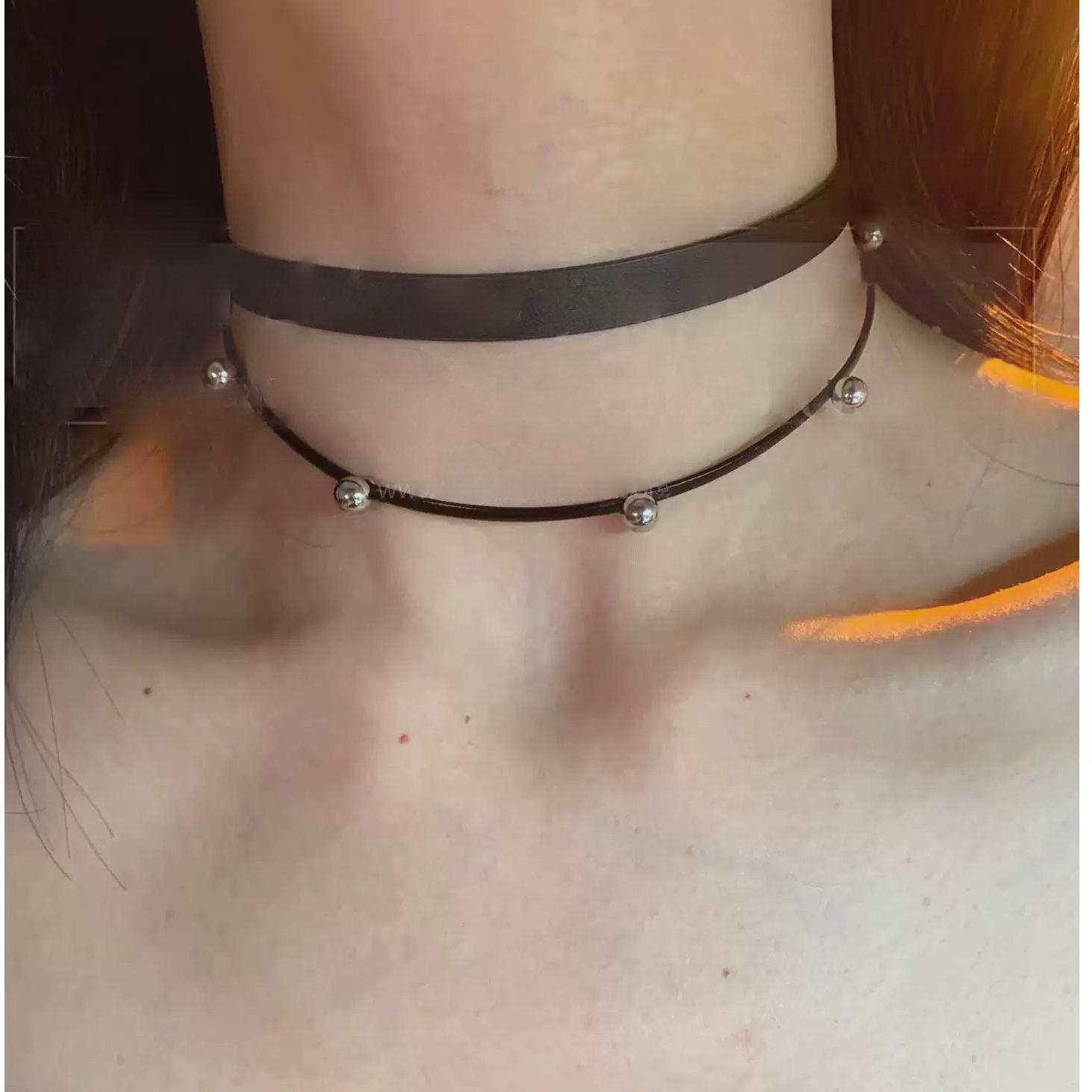 

Hip-Hop Double Layer Leather Choker Necklaces for Women Hot Girls Sexy Charm Collarbone Necklaces Party Jewelry Accessories