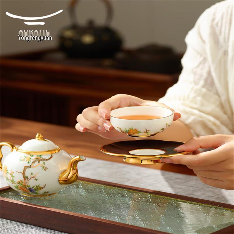 Yongfengyuan Madame Porcelain Pomegranate Garden 12-Piece Tea Set