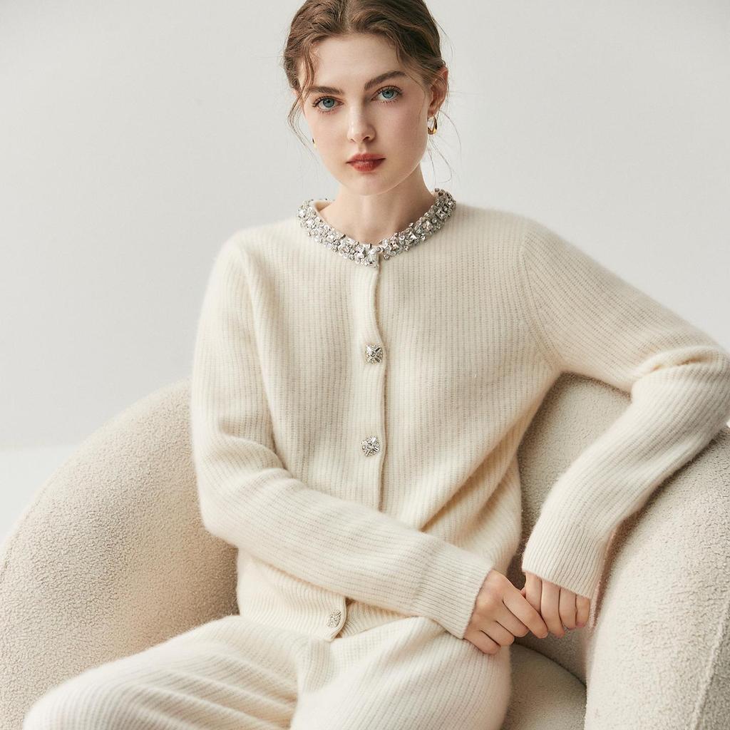 Stylish Rhinestone Cashmere Cardigan for Women - Lightweight, Warm, Skin-Friendly Knit Sweater for Autumn/Winter