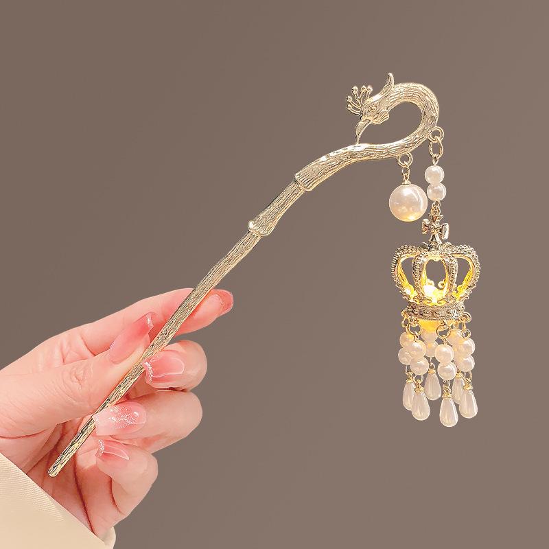 Children's Glowing Tassel Lantern Hairpin - Ancient Style Hair Bun Accessory for New Year's Hanfu Headdress.