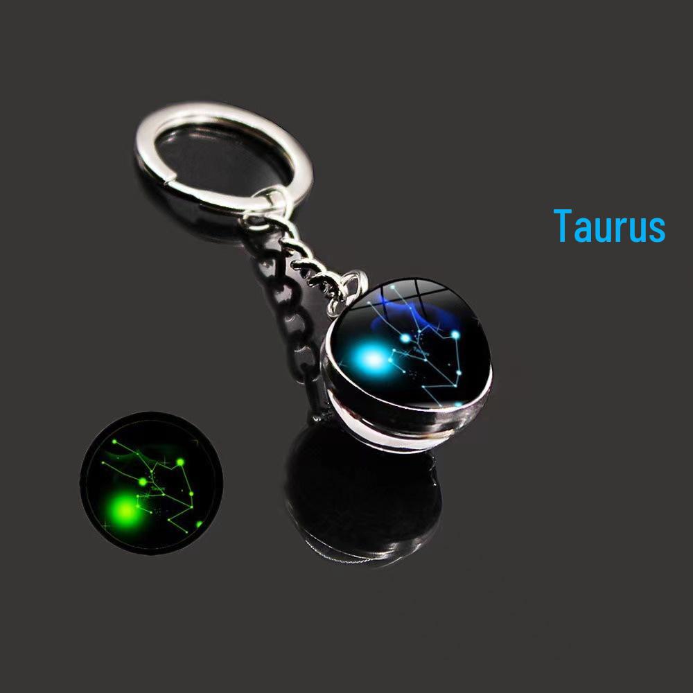 Luminous Zodiac Keychain: Dvanáct souhvězdí s přívěsky ve znamení Býka a Vodnáře