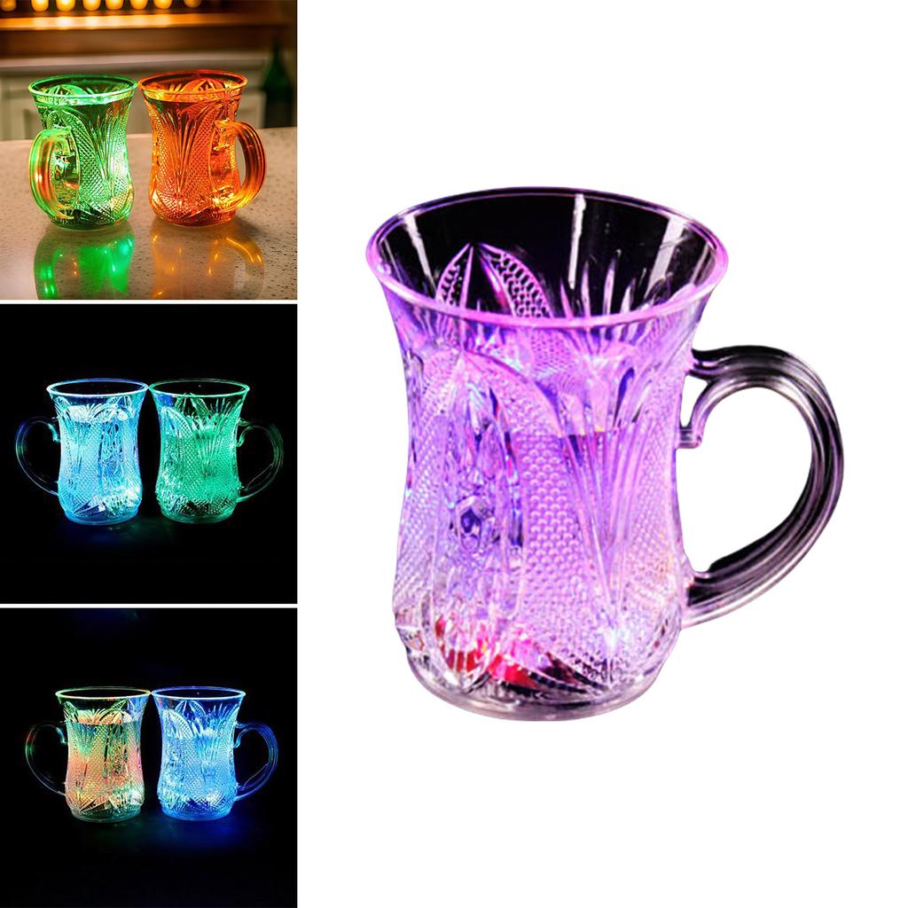 Bunte, leuchtende Becher und Trinkgefäße aus Acryl mit leuchtender Textur – ideal für Paare und Freunde.