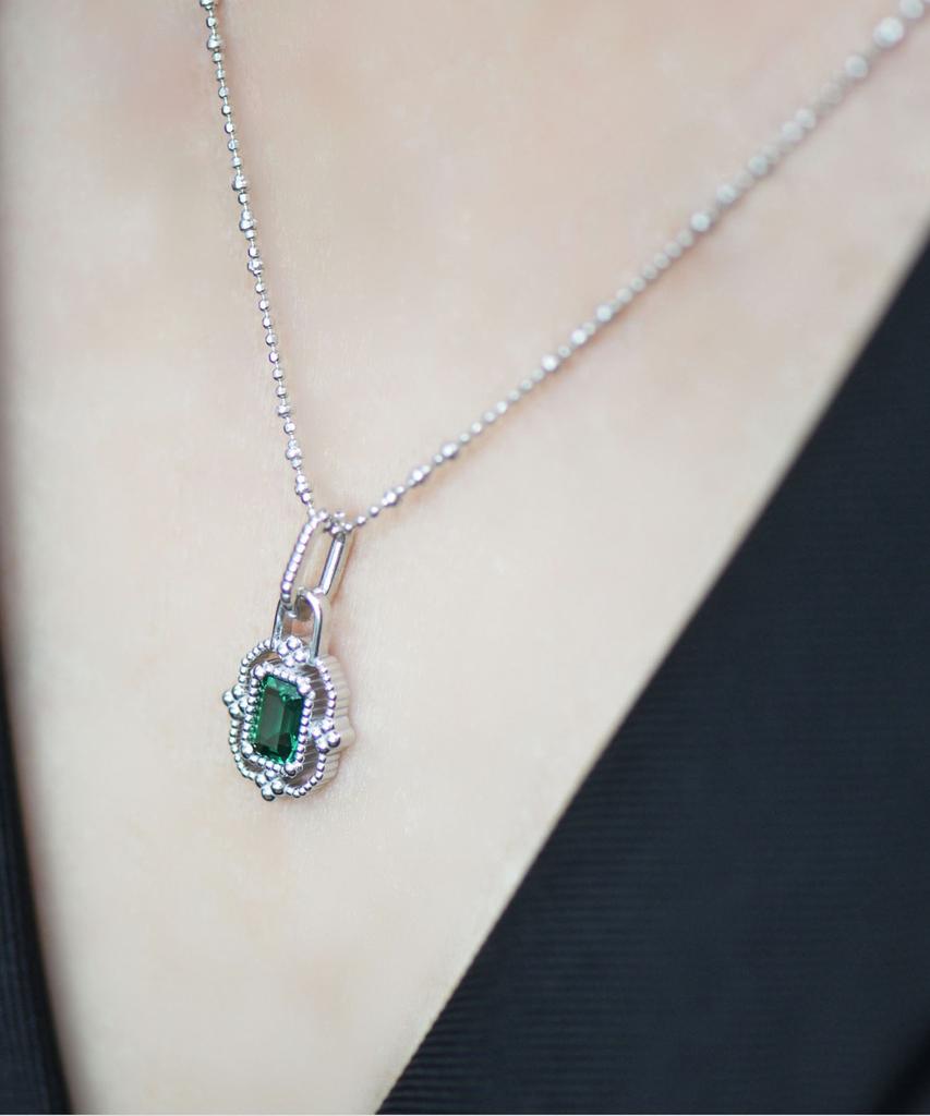 Vivus Rapillus Royal Green White Gold Silver Necklace