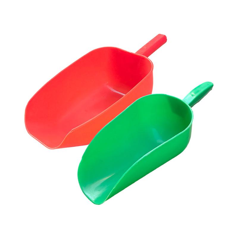Large Thickened Plastic Feed Shovel for Chicken, Duck, Goose, and Pig Farms