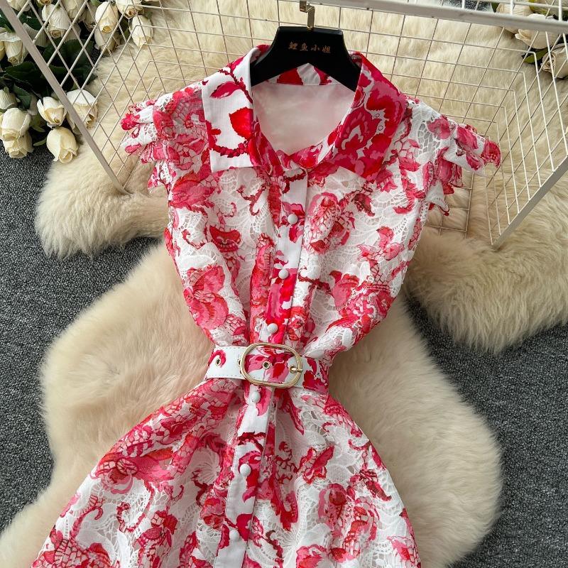 Ekskluzywna i elegancka sukienka damska z marszczonym pasem i wyciętym wzorem szydełkowym