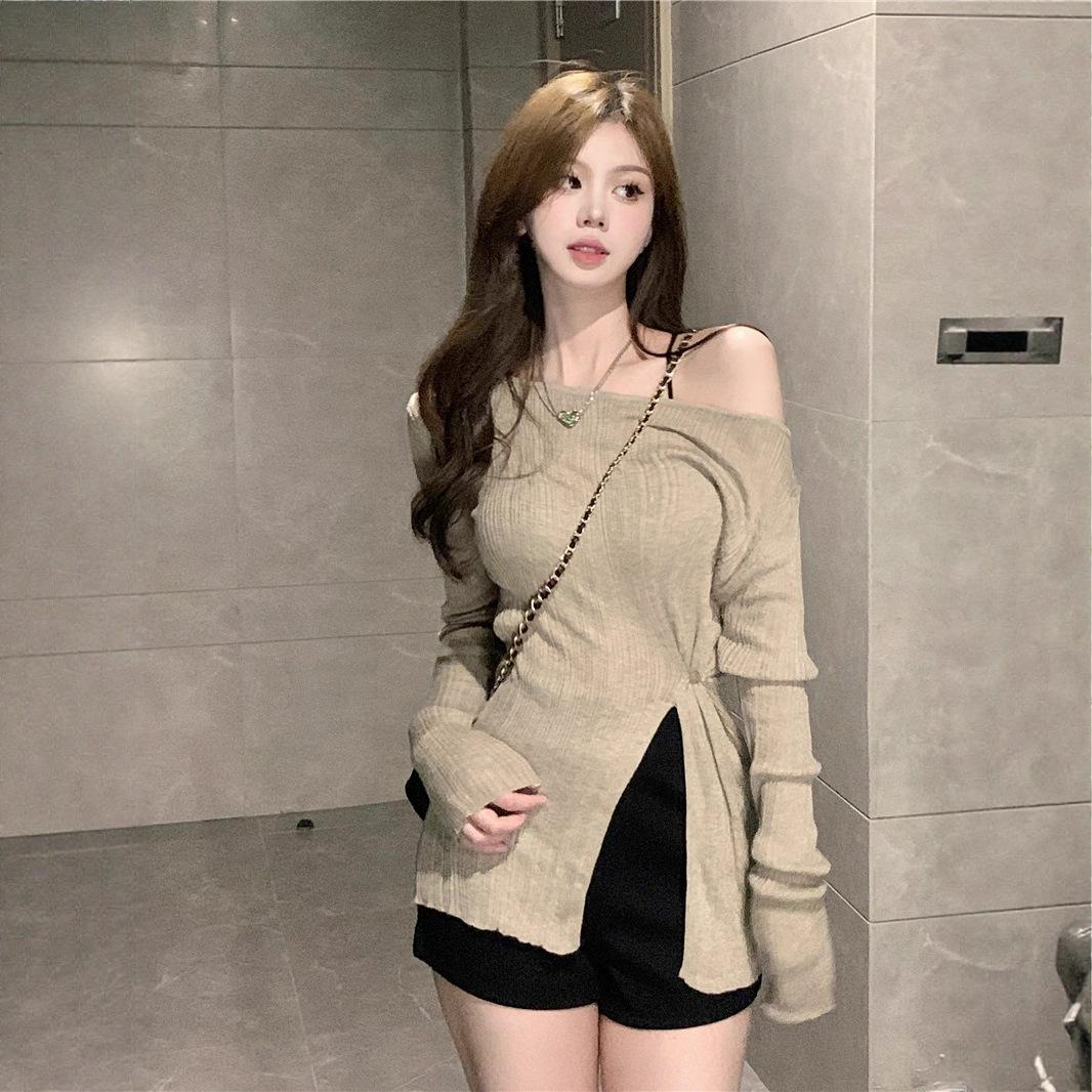 

Design sense niche pure desire wind one-word shoulder split khaki knitted sweater women s autumn sexy babes slim one size fits all