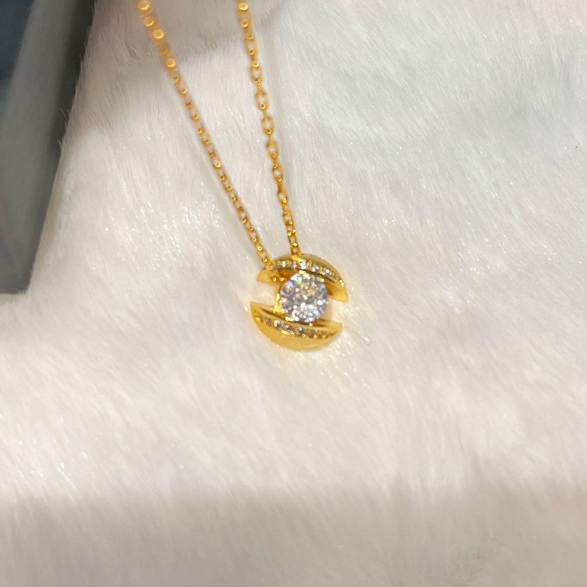 

Medieval Brushed Suspension Diamond Necklace Female Niche Design Micro-Inlaid Flash Diamond Light Luxury High-End Clavicle Chain