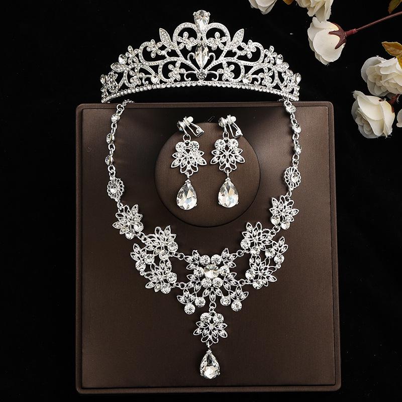 Ensemble Nuptial Féerique: Couronne, Collier & Boucles d'oreilles – Parfait pour un Mariage ou un Anniversaire