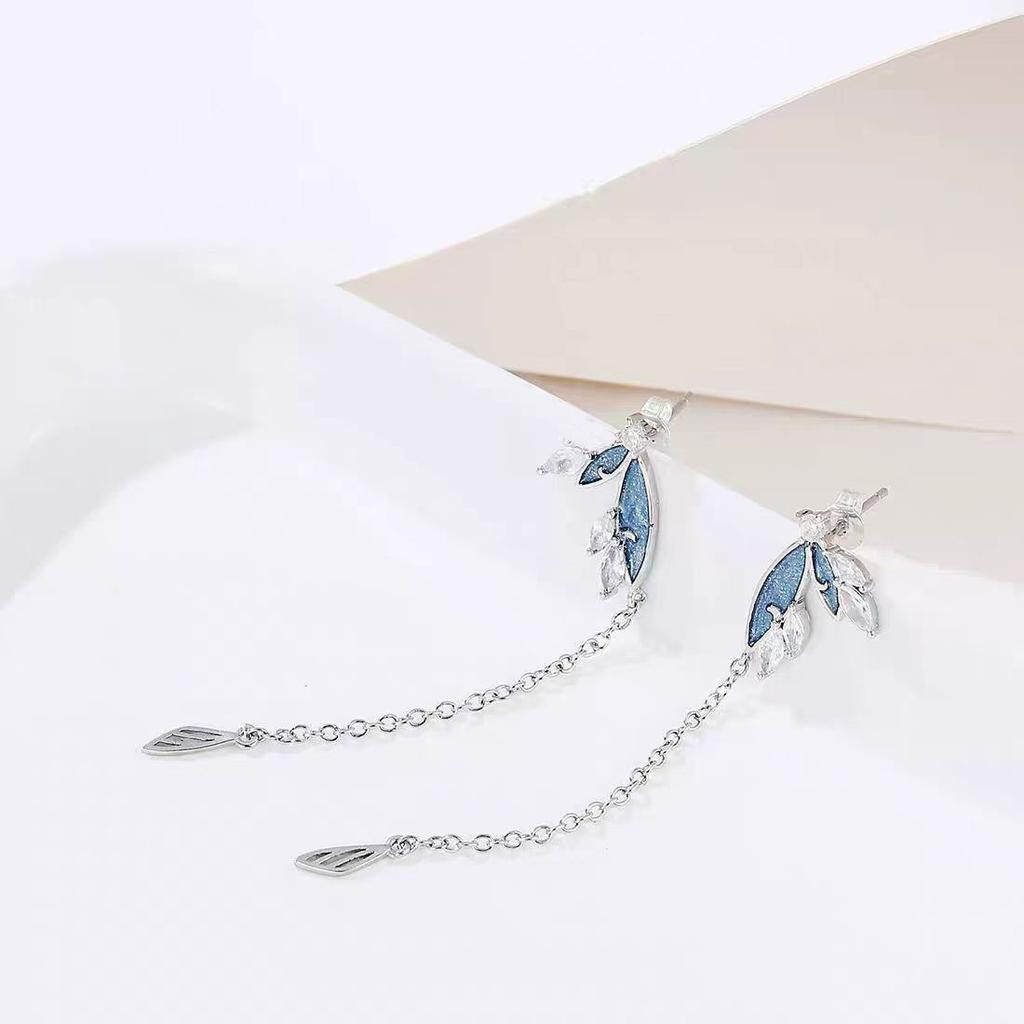 Ear Style Exquisite Temperament Simple Atmosphere Fringed Stud Earrings Light Luxury Versatile Earrings