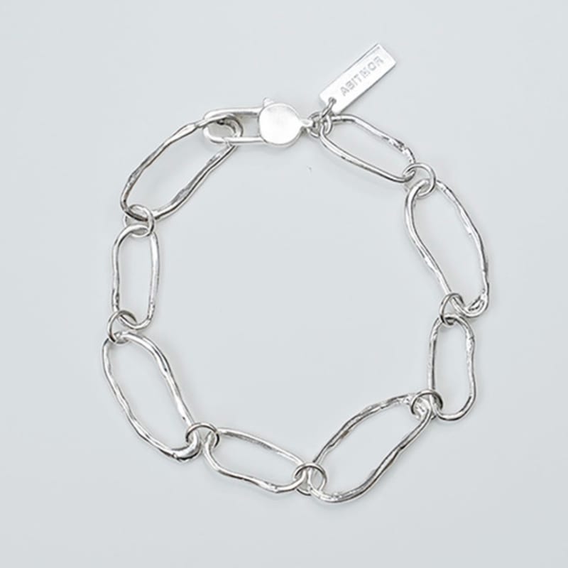 A BIT MOR LEAF CHAIN LINK BRACELET