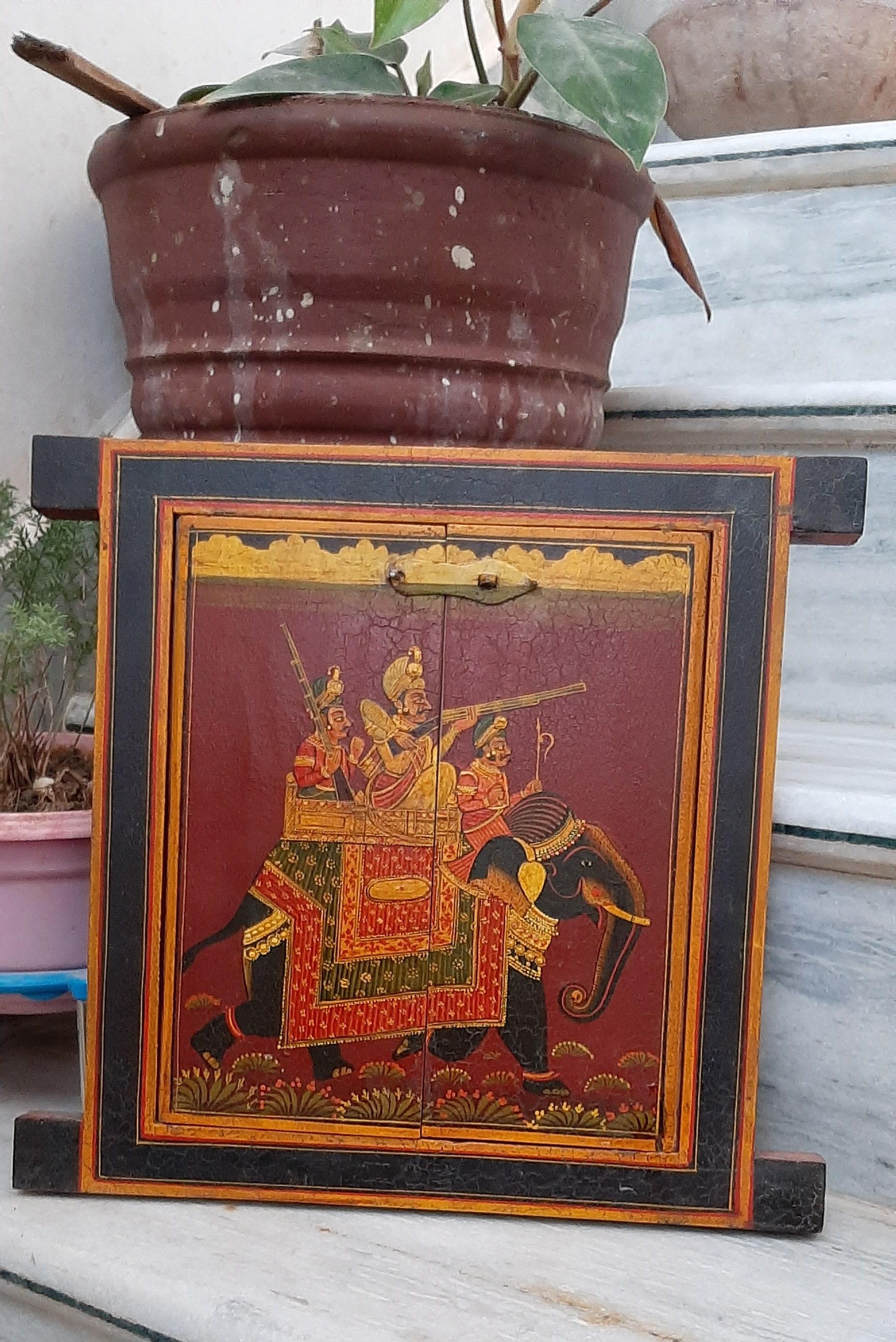 Hand-Painted Indian Jharokha Window: Royal Elephant Scene, Wooden Wall Decor разноцветный