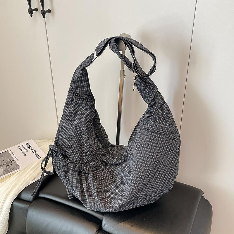 Literary Plaid Shoulder Bag Women's New Casual Versatile Messenger Bag Large-capacity Commuter Dumpling Bag