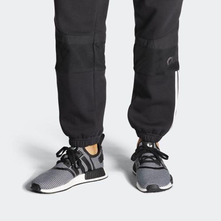 adidas NMD_R1 'Černá Bílá' FV5438