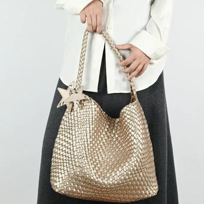 Premium Sense Nischendesign Handgewebte Tasche Große Kapazität Tragetasche Lässiger Lazy Wind Einzelne Schulter Unterarm Eimertasche