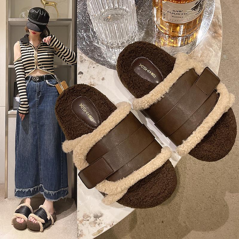 Fashion Lamb Fur Fashion Slippers Women Thick Bottom Belted Slip-On Shoes High-End Feeling New 2025 Style Rubber Surface Fashionable