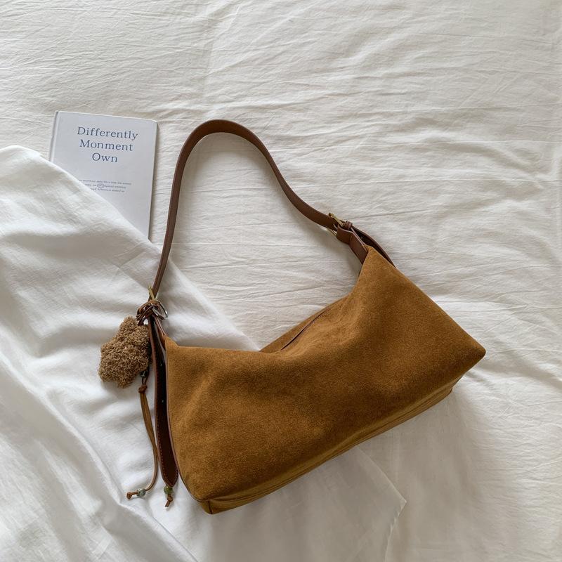 Retro Matte Niche Underarm Bag Women's 2025 Winter New Versatile Women's Bag Popular Messenger Bag Shoulder Tote Bag