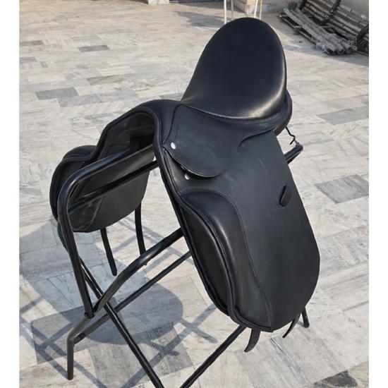 Leder Dressursattel mit doppeltem Sattelblatt und wechselbaren Kammern – Elegantes Cantle-Design