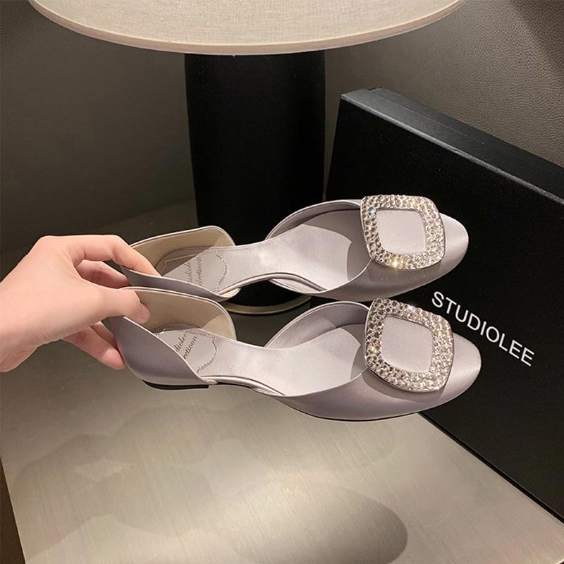 Sheepskin version of grape mother, the same spring and summer new fairy square diamond jewelry, shallow mouth hollow sandals, women's flat-soled singl