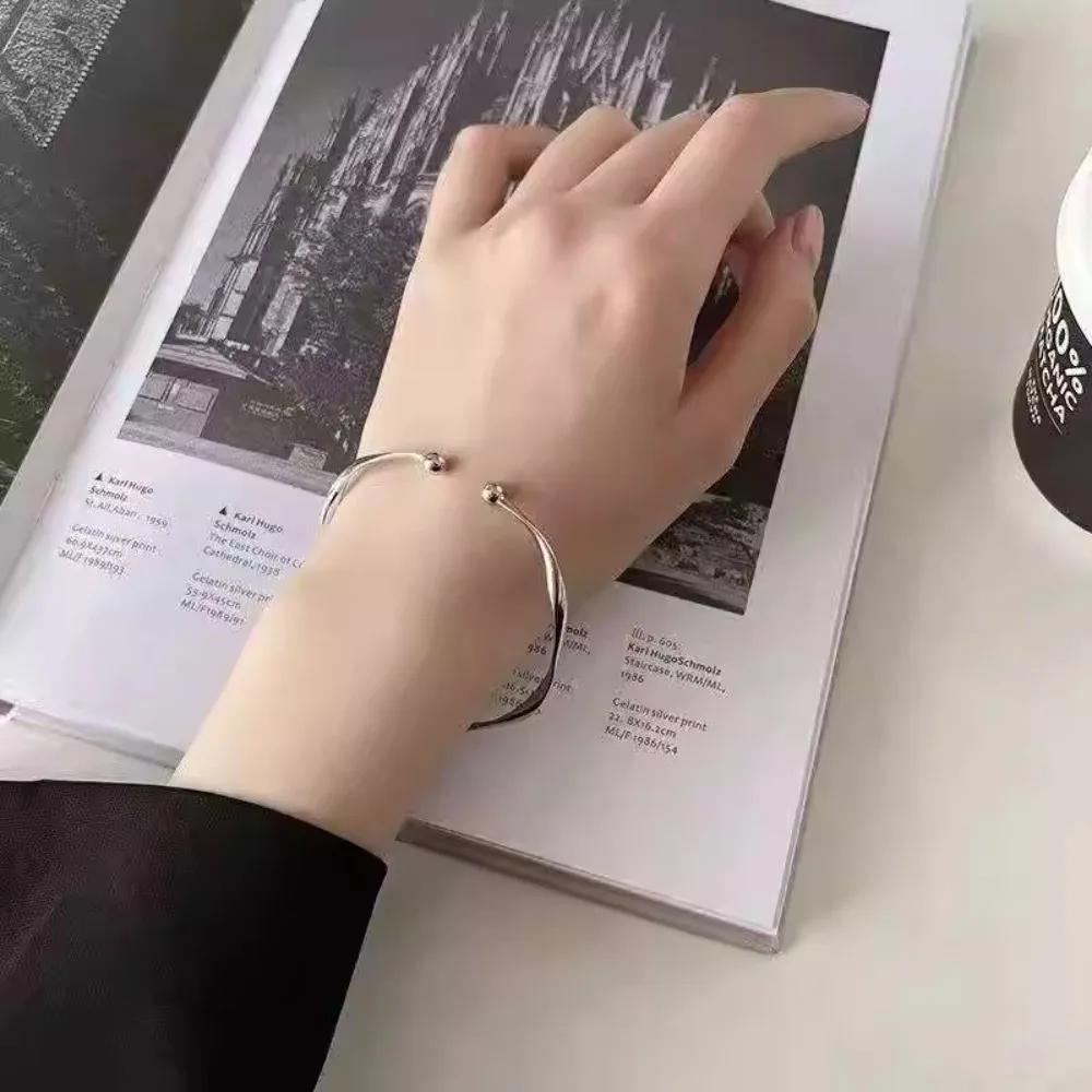 New Fashion Trend Unique Design Elegant Exquisite Twist Simple Bracelet Women Jewelry Wedding Party Premium Gift