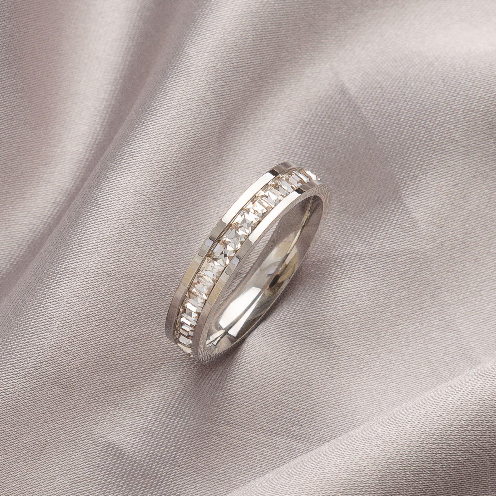 

Женское модное кольцо класса люкс из титановой стали с полным бриллиантом – Не тускнеющее, Универсальное, на указательный палец, Нишевый дизайн, Парный стиль