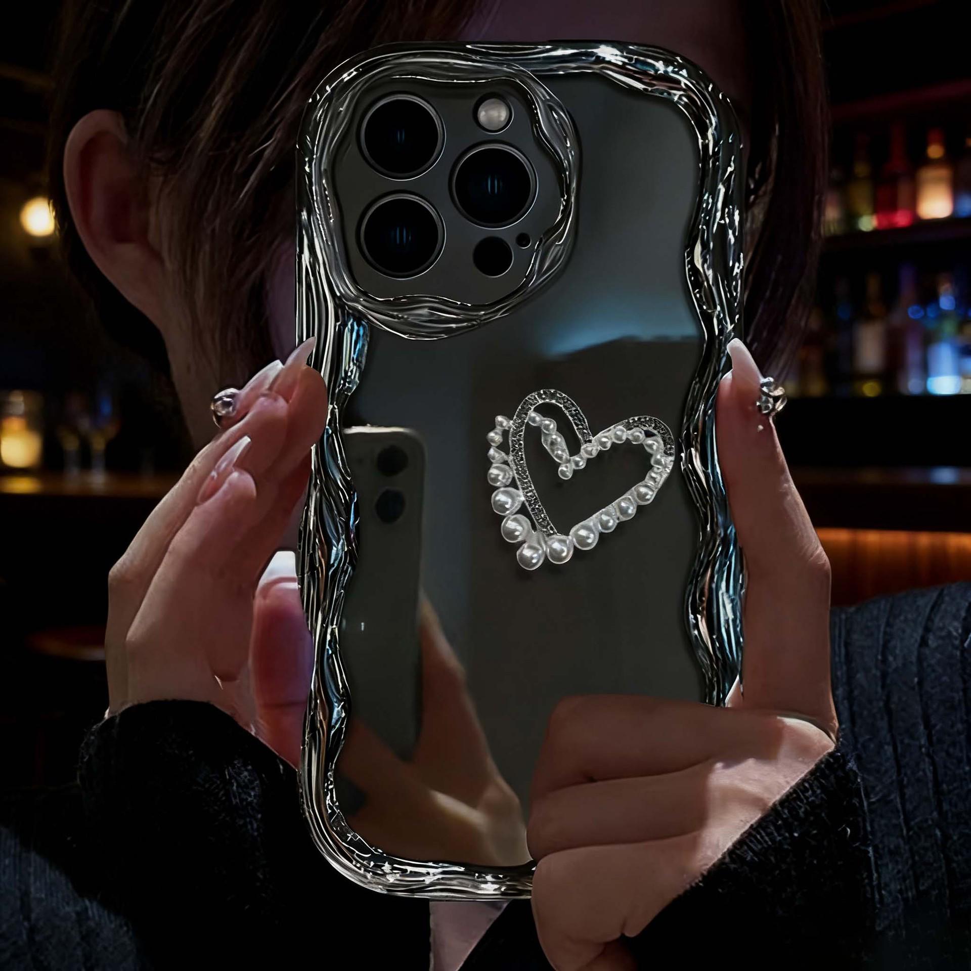 

Electroplated Love Heart Case for iPhone 13-15, Wave Edge, Mirror Surface, Compatible with Apple 16-17 Pro Max. 15 Pro Max