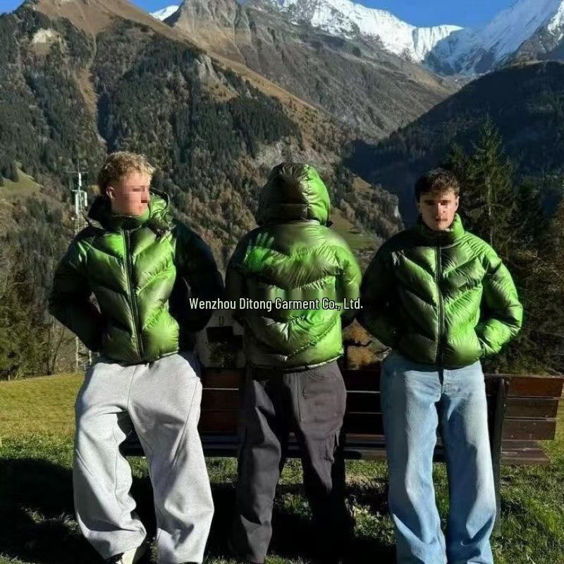 Nepromokavá péřová bunda s kapucí v přechodovém stylu s technologií citlivou na teplotu