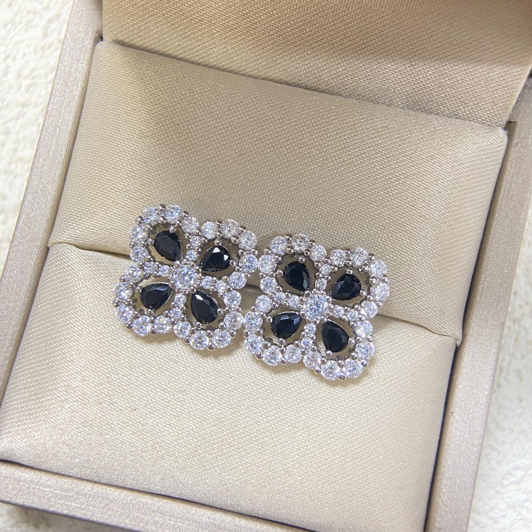 Женские серьги-гвоздики «Четырехлистник с бриллиантами и цирконами» – Разноцветные счастливые украшения в виде клевера