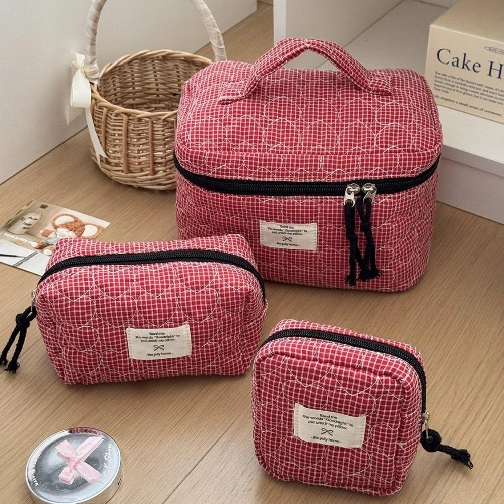 Classic Quilted Heart Makeup Bag Large Capacity Zipper Cosmetic Bag Korean Style Plaid Toiletry Pouch Outdoor
