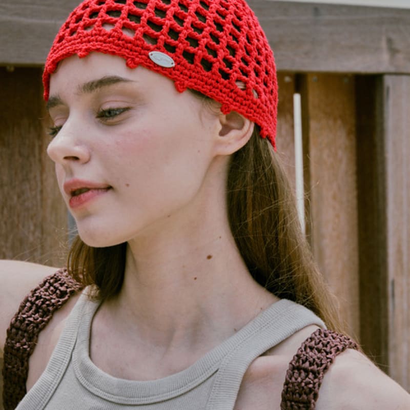 

Slowslowly No.232 / Lily Punching Short Beanie _ Red Red