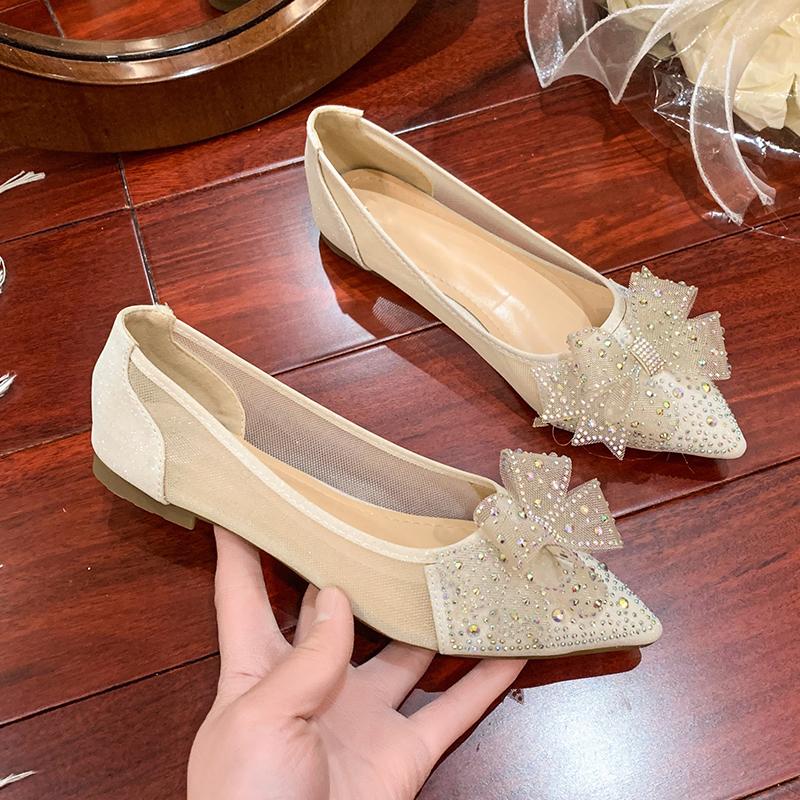 

Женские летние сандалии Baotou с сеткой и вырезами, на мягкой подошве, нескользящие, дышащие, с острым носком, с бантом и стразами, модные сандалии на плоской подошве 40 абрикосовый