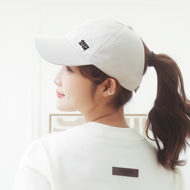 A High Ponytail Baseball Cap for Women's Summer Sun Protection with A Duck Tongue and A Hollow Top