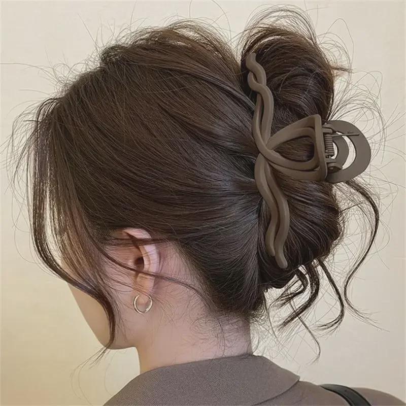 15cm Svart Oversized Hårklemme: High-End Matt Hårklype for Voluminøse Frisyrer