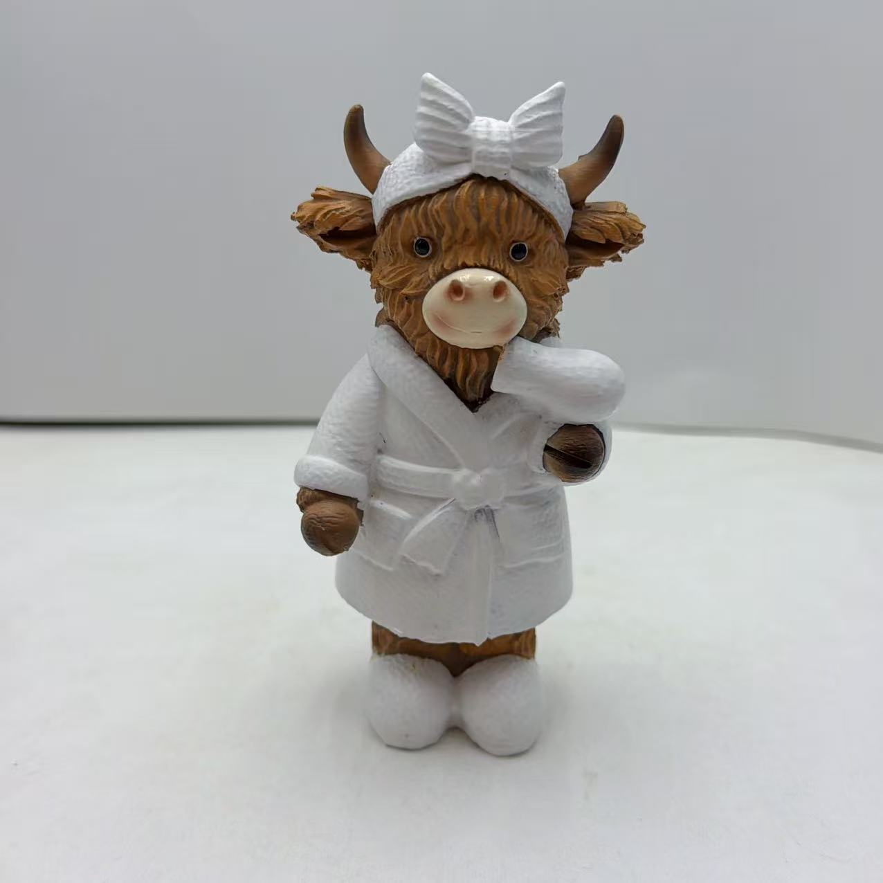 

1PC Scottish Highland Cattle Resin Crafts, Bath Themed Calf Ornament, Bathroom Sink Decoration