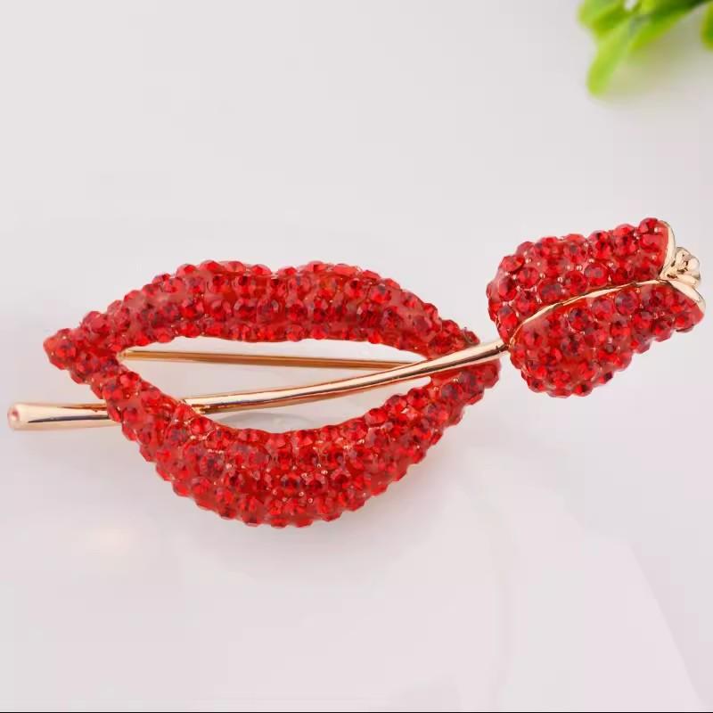 

Брошь в виде розовой розы с красными губами, эксклюзивная женственная брошь со стразами, булавка для пальто, простой универсальный кардиган, аксессуары