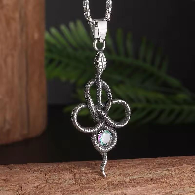 Contemporary Themed Snake Pendant Necklace With Alloy And Pearl For Individuals Fashionforward