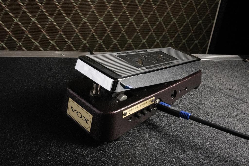 VOX V863-CA Wah Pedal Seamlessly Combines Auto-wah and Pedal-wah Effects
