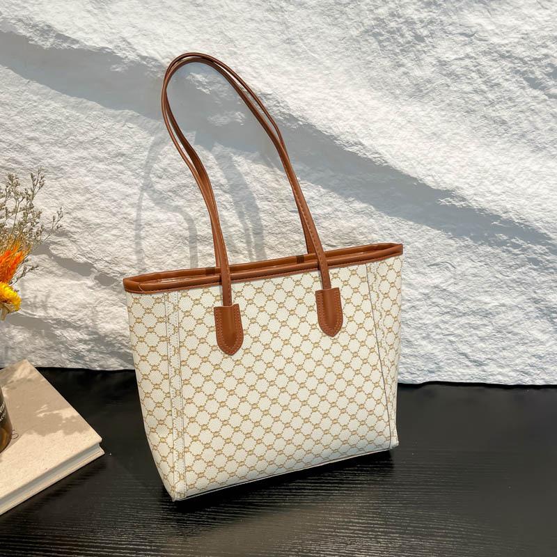 

Spacious Chic And Womens Casual Floral Tote Bag Perfect For Commuting In Colors Trendy