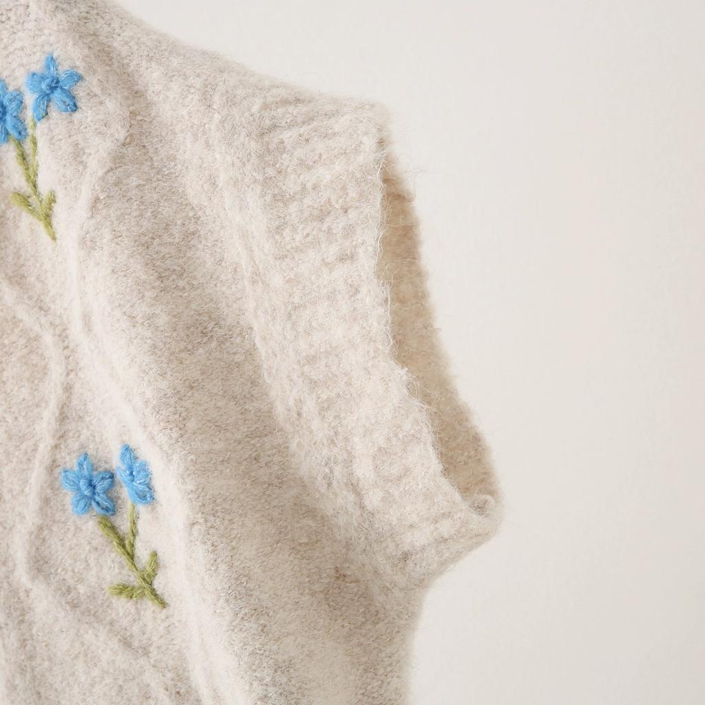 Dimanaf 2025 Autumn Women Bat Vest Sweaters Embroidered Flowers Knitting Buttons Casual Style Loose Sweater